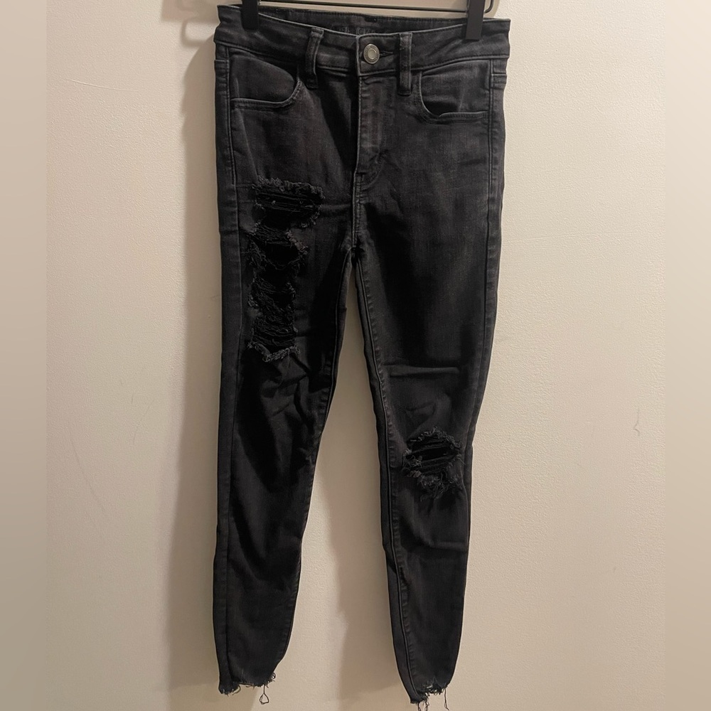 Sz 2 Black American Eagle Distressed Skinny Jeans
